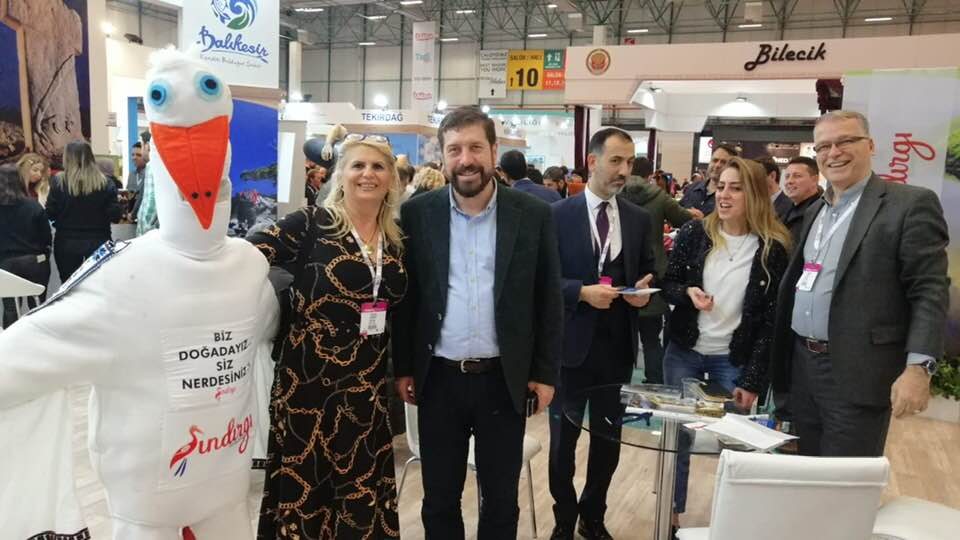 ekrem_yvs's tweet photo. Uluslararası Doğu Akdeniz EMİTT Fuarında,
Coğrafi işaretli Yağcıbedir Halısı,Leyleği,
Termal otelleri,doğal ürünleri,geleneksel kültürel değerleri ile yıllardır olduğu gibi DoğalŞehir Emitt fuarda
30 Ocak-2 Şubat tarihleri arasında
3.Holde #dogalsehirsındırgı https://t.co/FPyzMzDk71
