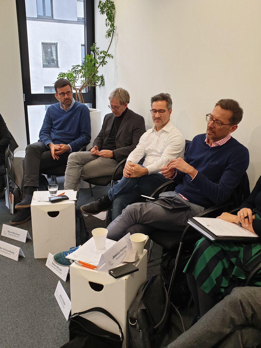 dgfp's tweet photo. Volles Haus bei der #DGFP! Zwei #ERFAs zu verschiedenen Themen brachten einen regen Austausch und viele spannende Einblicke. Unsere ERFA-Gruppen zielen primär auf die #Vernetzung von HRlern ab. Auf unserer Webseite erfahren Sie mehr: https://t.co/4uiY1G4pAv #HRM https://t.co/cYzXaKn2wN