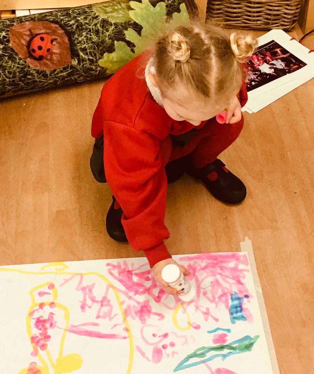 Robins_HMCS's tweet image. Our Nursery children have been busy mark making this afternoon #makingmarks #eyfs #robins #wrens #thenest #learningthroughplay #theimportanceofplay #playistheworkofchildren #learningisfun #continuousprovision #childled #inthemoment #developmentmatters #growingtogether