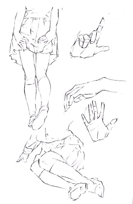 模写練習です
スカートを立体的に描くのは難しい… 