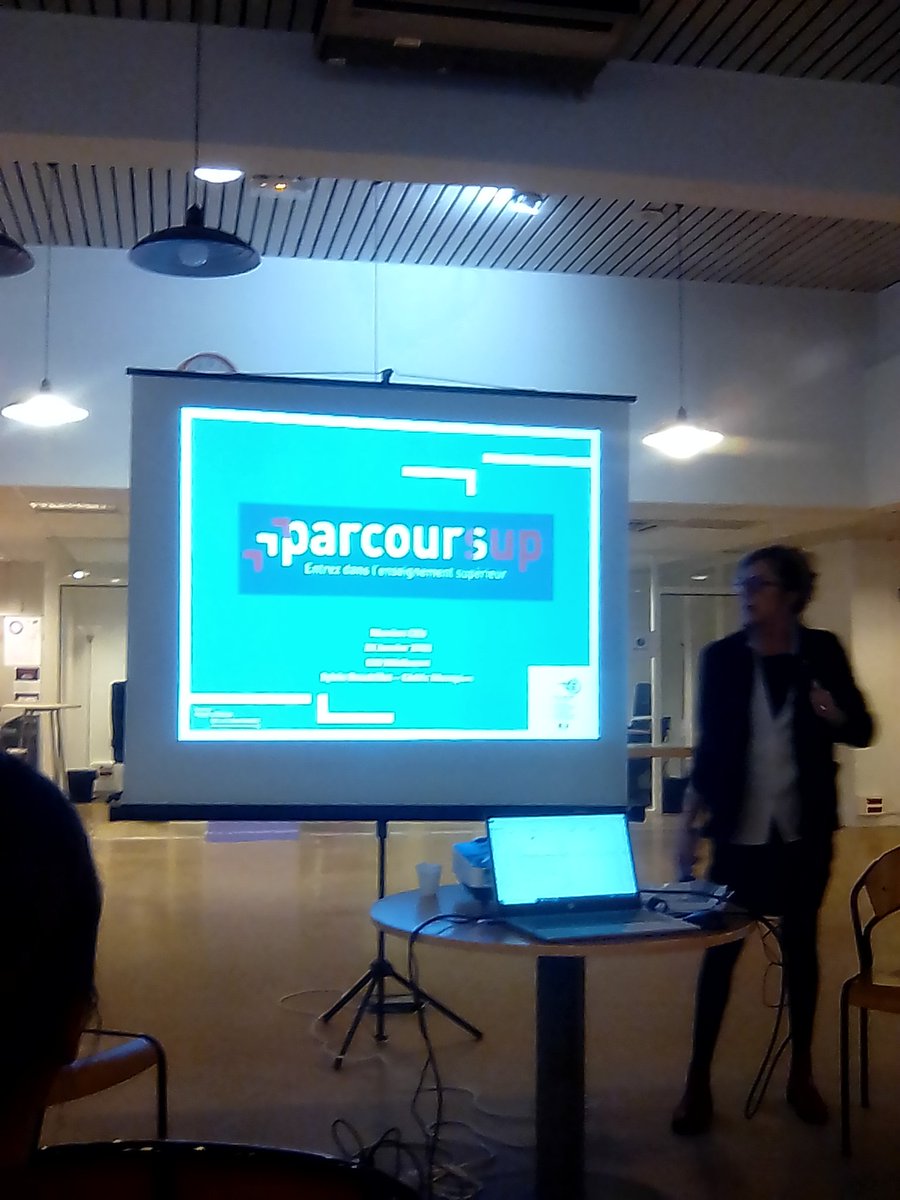 Karine91Kareen's tweet photo. #Parcoursup2020 début de la #confproCIDJ animée par le cio mediacom. https://t.co/6Vj00TWoDs