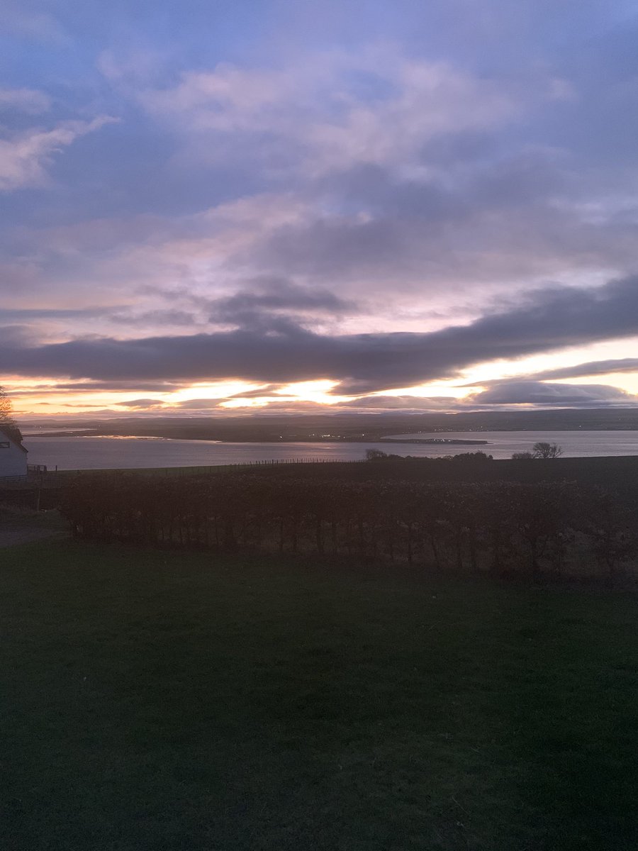 BDevlin1's tweet photo. View from my window this morning. #MorayFirth #BlackIsle #IsItReallyJanuary https://t.co/VewdjQhSj6