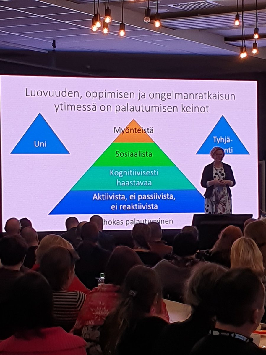Pohjoisen työmarkkinaseminaarissa Torniossa ensimmäisenä aiheena Oppiminen työelämän muutoksessa: tanssi ja musiikki on hyväksi aivoille 💃🕺<a href="/minnahuoti/">Minna Huotilainen</a> #pohjoisenforum #keva