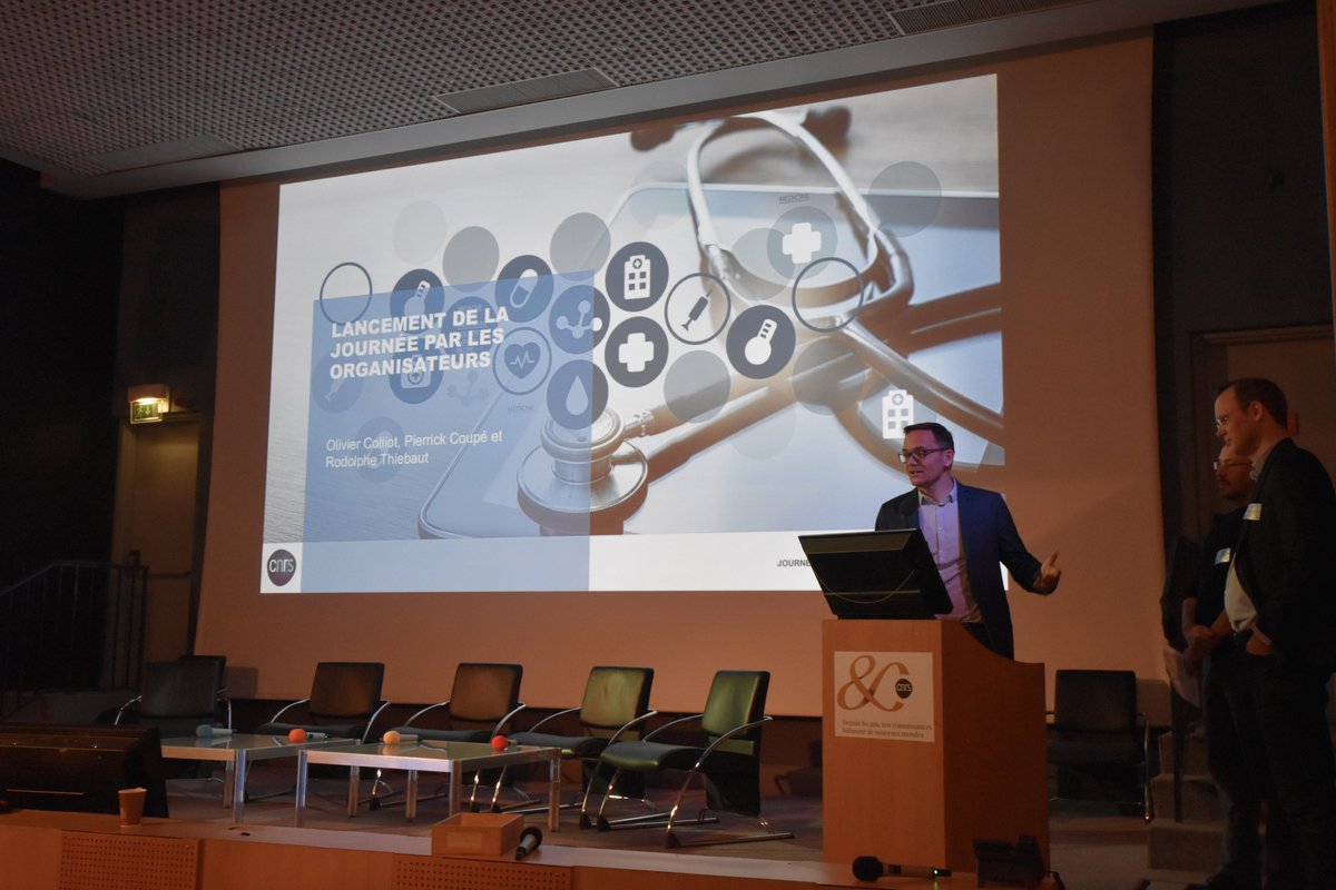 #SantéIA | "Les enjeux sont d'essayer de développer des outils, des approches, les plus pertinents pour le médecin et le patient" ouverture par <a href="/oliviercolliot/">Olivier Colliot</a>, DR <a href="/CNRS/">CNRS 🌍</a> à @icm_institute <a href="/AramisLabParis/">ARAMISLAB</a>, Pierrick Coupé, DR <a href="/CNRS/">CNRS 🌍</a> au <a href="/labriOfficial/">LaBRI</a> &amp; Rodolphe Thiébaut, DR <a href="/Inserm/">Inserm</a>