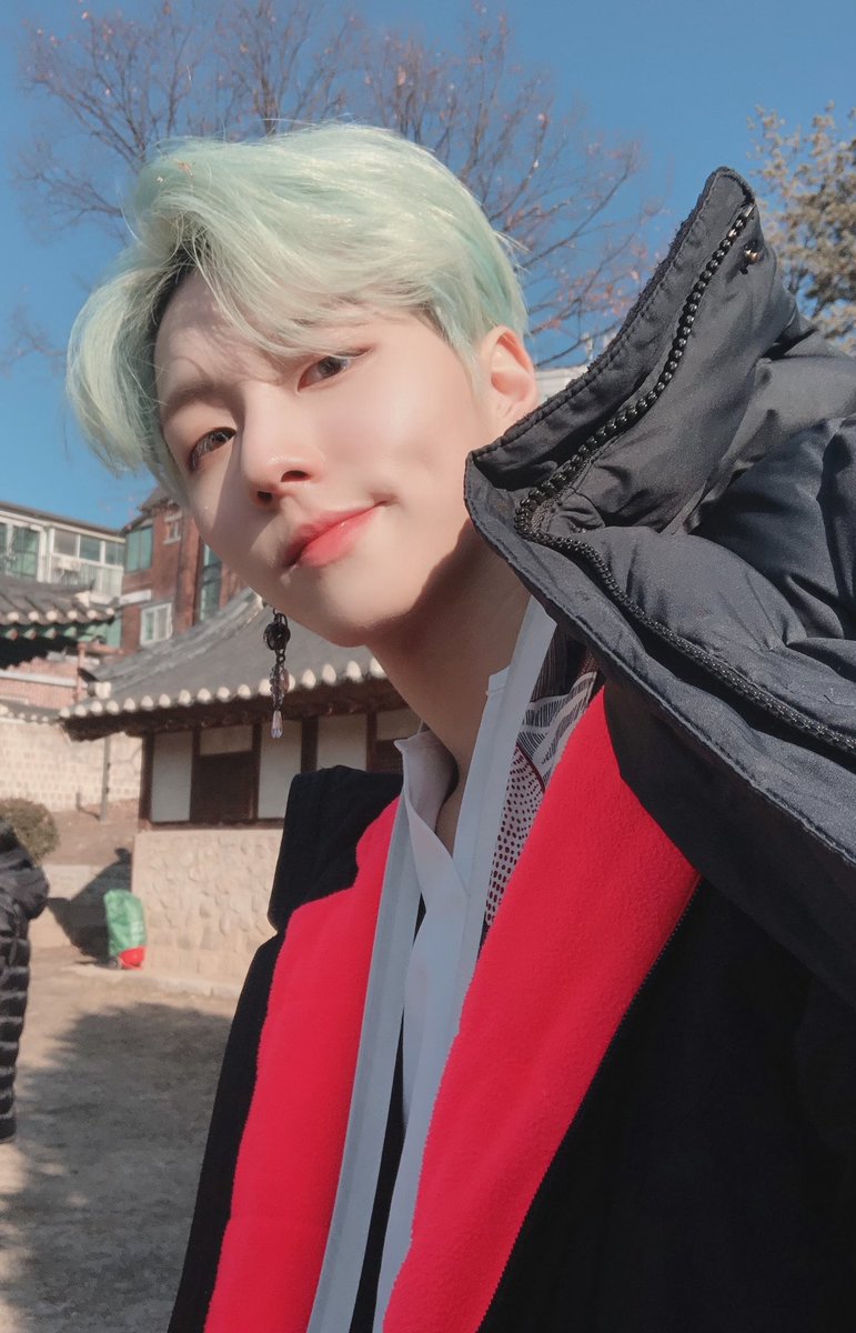 7OC_official's tweet photo. [#태영]

로즈들 감기조심하구 아프지말고 행복한 설연휴 되어요💪🏻

#세븐어클락 #아프지말기 #맛있는거_많이먹기 #내생각_많이하기 https://t.co/zjzkQuIMNQ