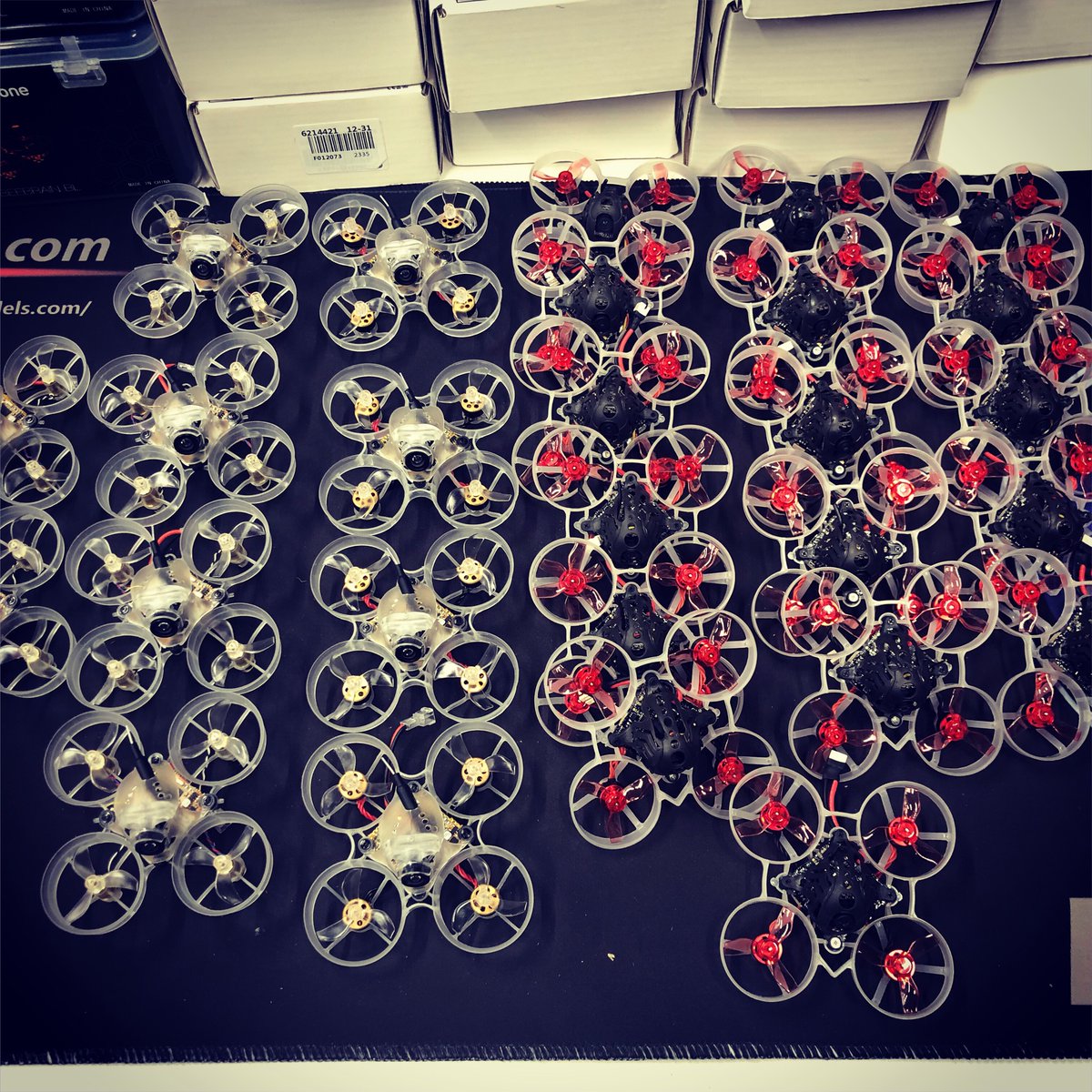 kigaru's tweet image. 春節前入荷。。検品、初期設定、テストフライト。。もう触りたく無いけど。。1機1機真心こめようww
#newbeedrone #modula6 #tinywhoop #kigarudrone #フライトベース堺