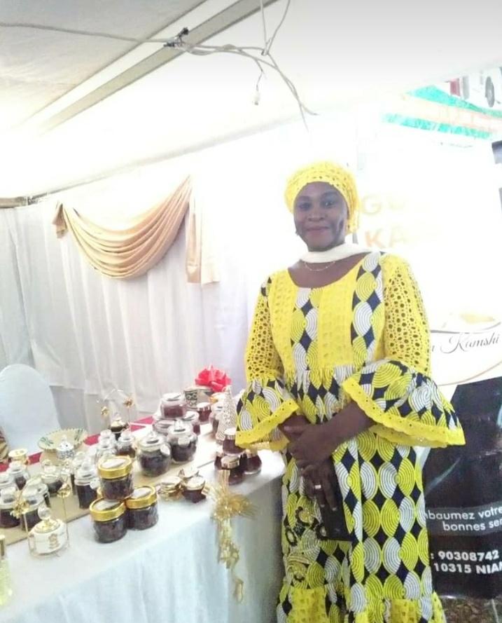 Les femmes entrepreneures membres du réseau Nigeriennes d'Exception exposent aujourd'hui au siège du Fonds de Solidarité Africain FSA à l'occasion de leur 40ème anniversaire! #BusiNexWomen #NexNiger