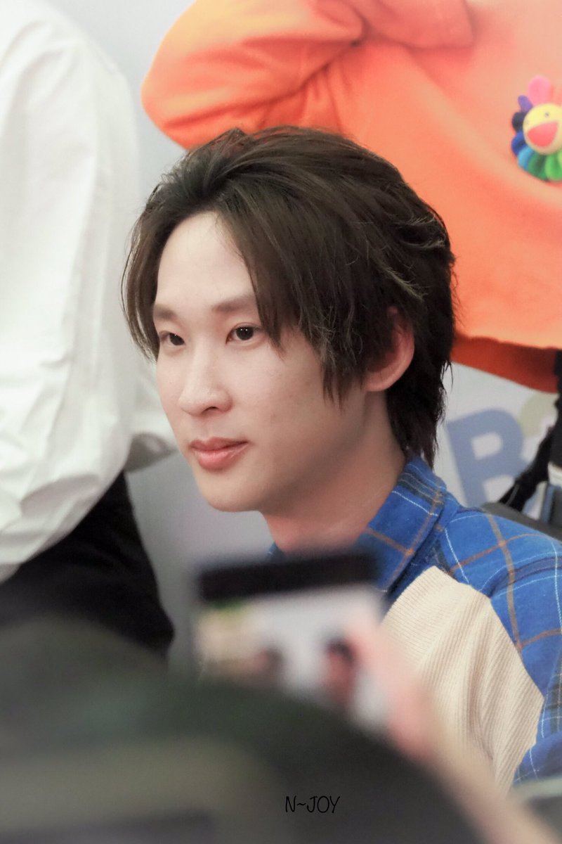omyimkitty's tweet photo. ผู้กำกับละมุนขนาดนี้ นักแสดงจะละมุนขนาดไหน @aloneww 

#alonew #จิ้มแก้มalonew #uwmaseries https://t.co/ICv88PjelD