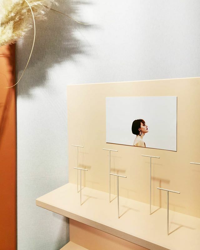 Clap de fin 💕
.
On reprend des forces et on part en production, avant de partir en vacances 😀🌴
.
Un grand merci à @agence_matiere pour son énergie pendant ce @maisonetobjet épique.
.
#helmutparis #plexiprecieux #helmutmut #gogirls