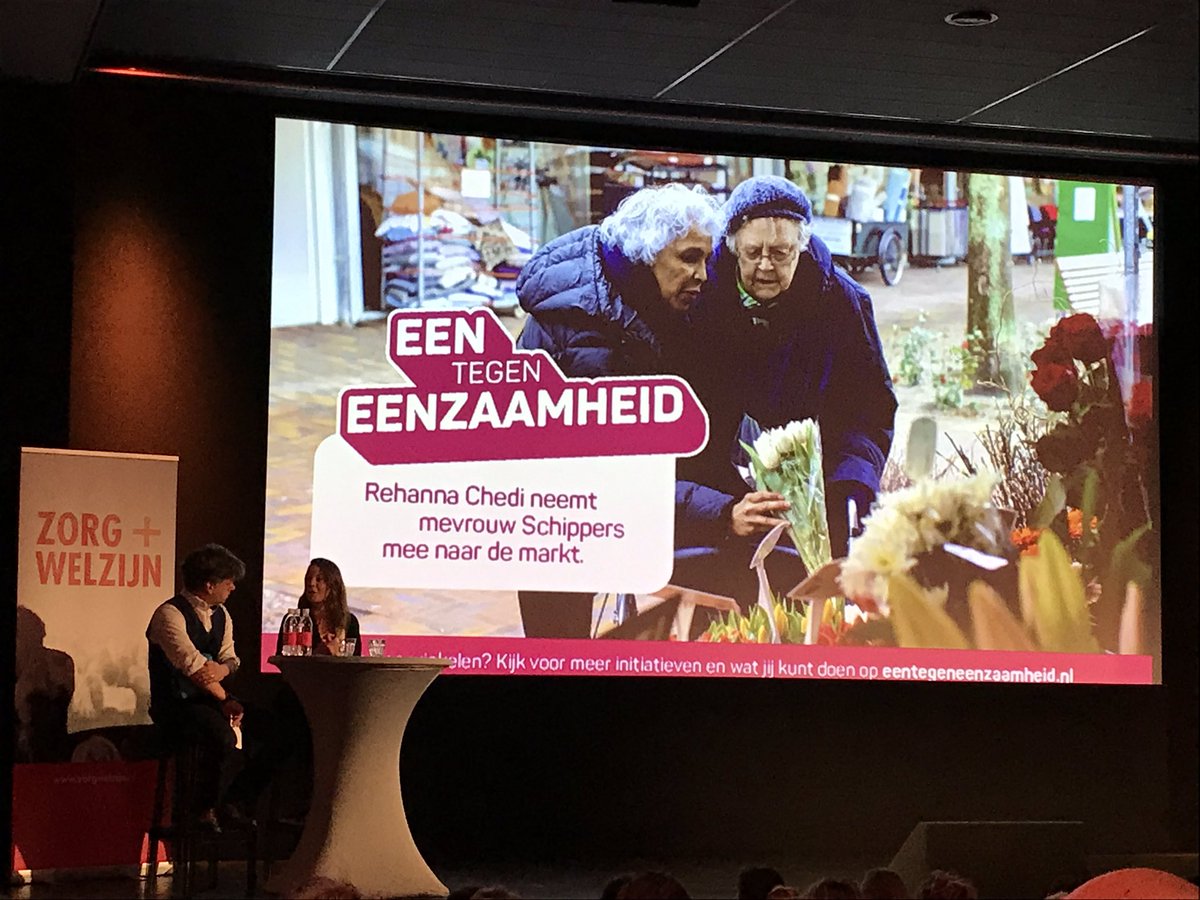saskiavgrinsven's tweet photo. @WESchuurmans van @vws vertelt over het landelijk #actieprogramma #eentegeneenzaamheid: wees je bewust van dit probleem, bouw samen met #ondernemers aan de lokale aanpak, zet als sociaal professional je verbindende rol in!#congreseenzaamheid https://t.co/GXPpXXM0F4