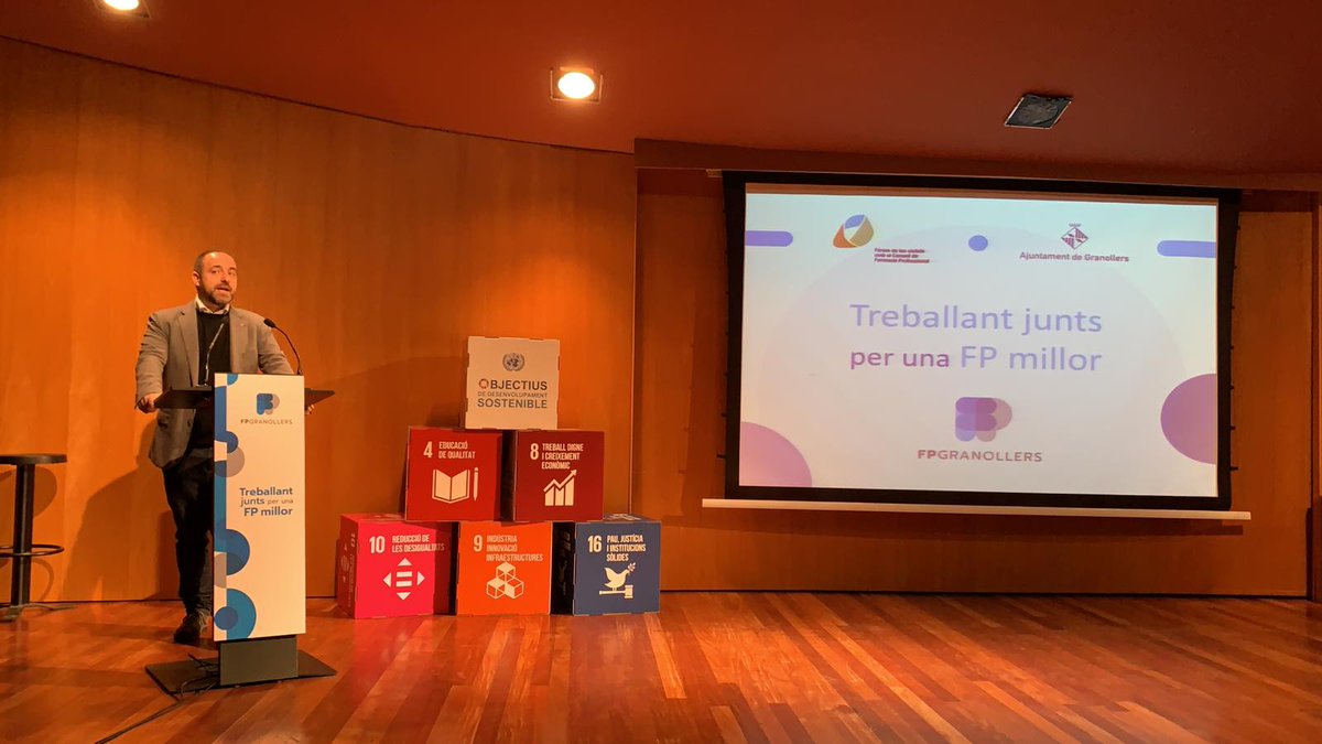 S'està celebrant en aquests moments l'inici de la Jornada de celebració del 10è aniversari 🎉 de l'FP de Granollers.

Sr. <a href="/fabianmohedano/">Fabian Mohedano</a> , president del Consell Català de Formació Professional, ha presentat "Treballant junts per una FP millor".

#10anysfpgranollers #UEI