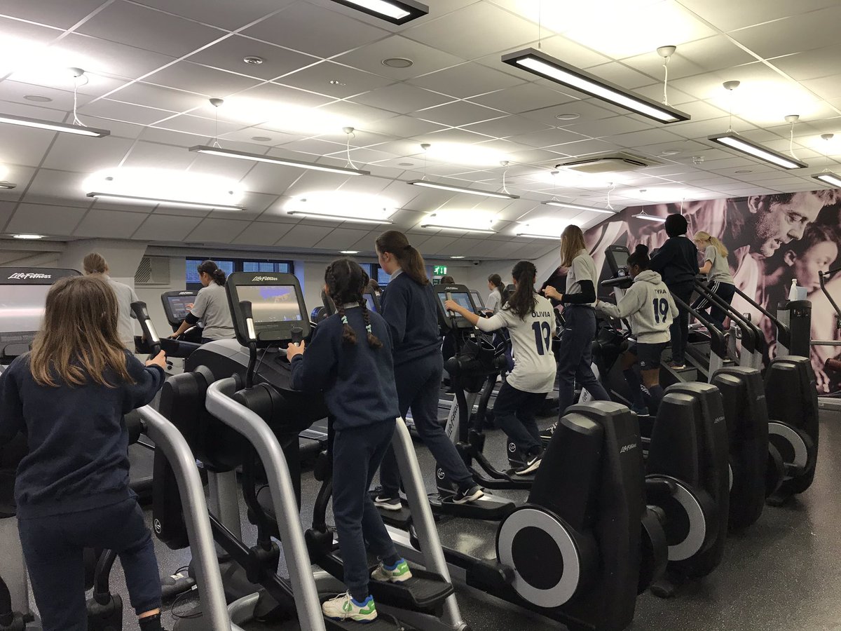 Year 8 working hard to improve there cardiovascular fitness!