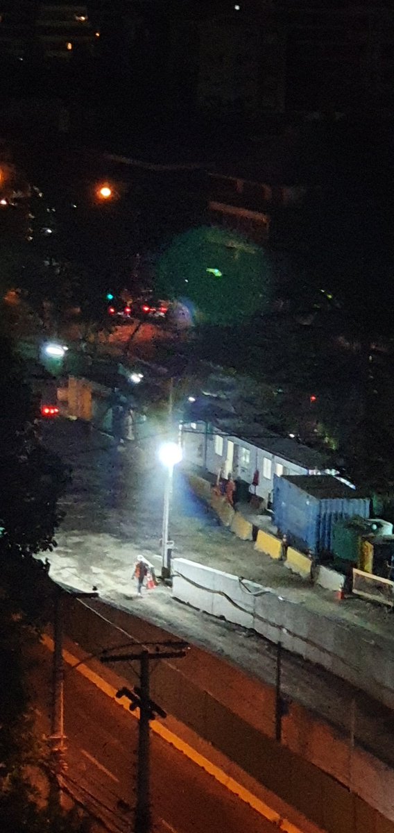 NicoAvilesV's tweet photo. @Muni_LasCondes @LavinJoaquin sigue la irregularidad, 7mo día, 6 am https://t.co/qNQOj01xb3