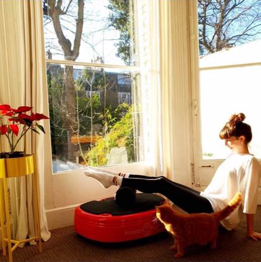 powerplate's tweet photo. What a pleasant start to the day - a soothing calf massage on the Power Plate MOVE and cat cuddles. Thanks for sharing, @damegrace. 
.
📷 : @damegrace
.
#GetOnPowerPlate #balletstyle #massagetherapy #homeworkout #homefitness #fitnessequipment ! https://t.co/xQm98DGfiS