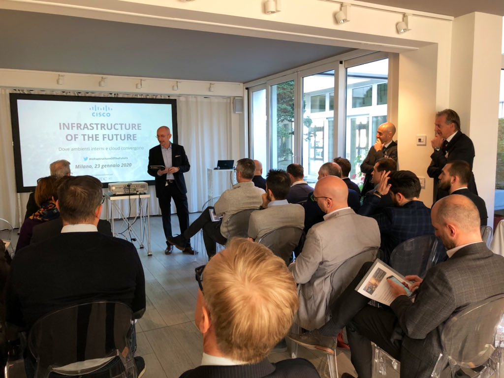 IDCItaly's tweet photo. Oggi siamo al @LumeMilano per parlare del ruolo delle infrastrutture iperconvergenti nella modernizzazione degli ambienti #legacy in ottica #cloud e #multicloud.

Il benvenuto di @midalm di @CiscoItalia. Con @FabioRizzotto di IDC e @dzucca. 

#InfrastructureOfTheFuture https://t.co/GxGWDKP4Jm