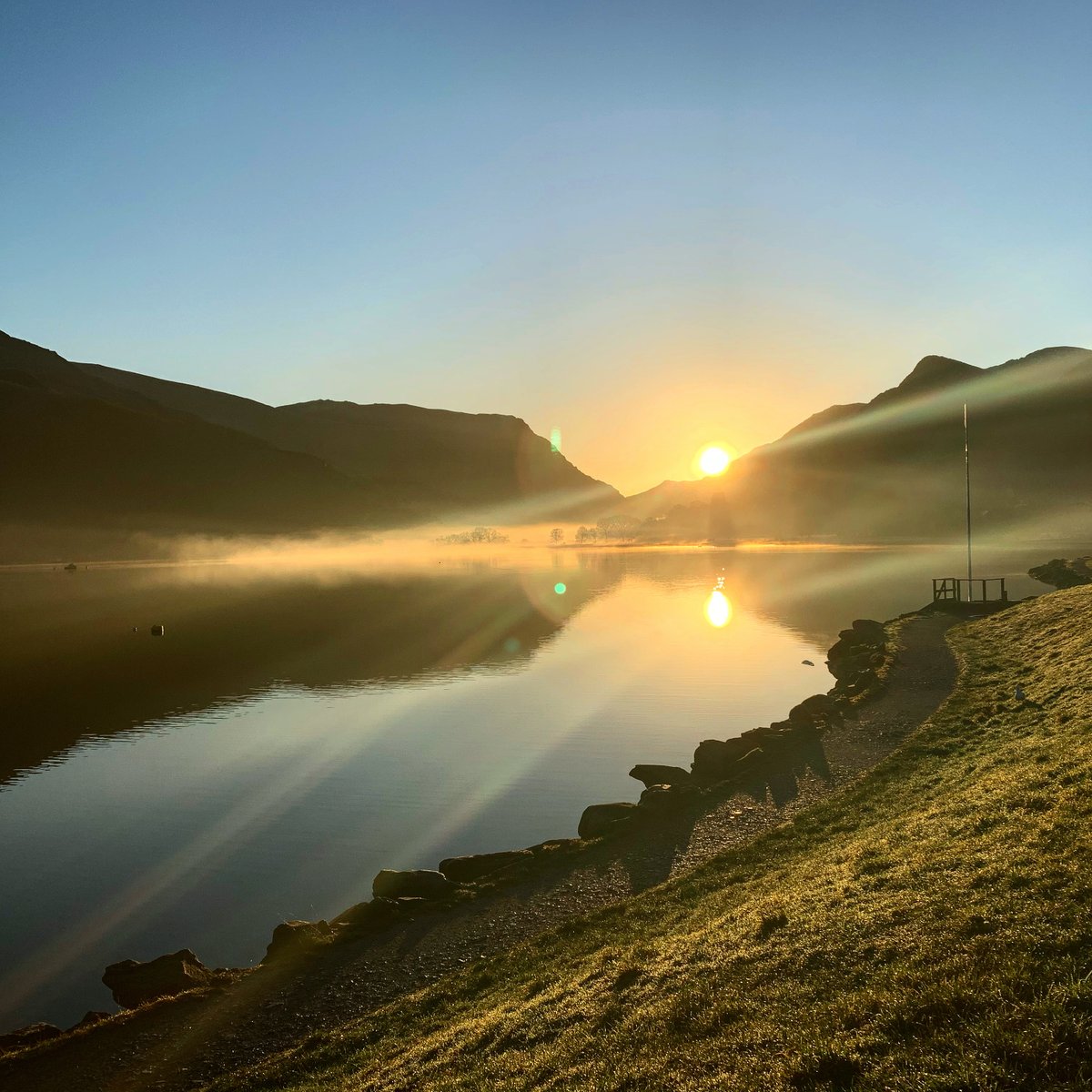 Bore da!

It's a beautiful morning here in #Llanberis☀️

#Snowdonia #sunshine #thursdaymorning #ThursdayThoughts #ThursdayMotivation #Snowdon