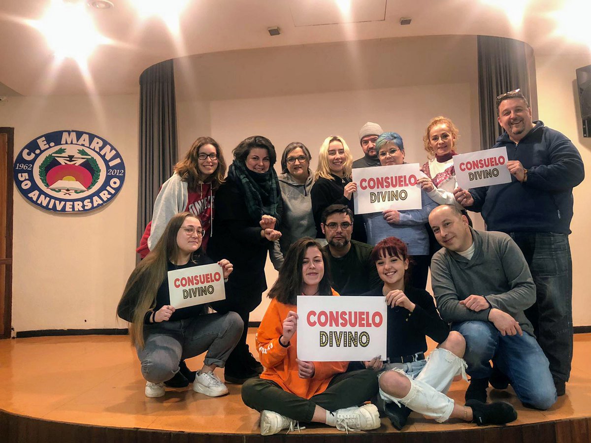 🤔Se hizo de rogar, pero ya está aquí. 

🔶Empezamos el año con el nombre de nuestra nueva comedia escrita por nuestro director🙍‍@CARLESBORI y el nombre es... 🔥 CONSUELO DIVINO 🔥 (Masajes y alegrías)

🎭¿De que irá la obra? En breve más pistas.

¡Sigue atento a nuestras redes!