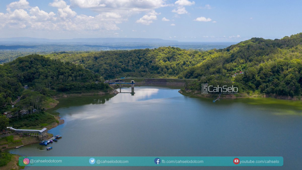 Waduk Sermo
.
Berada di Kabupaten Kulonprogo Daerah Istimewa Yogyakarta. Waduk Sermo ini memiliki luas 7.152 Ha.
Harga tiket masuk wilayah ini cukup murah, cukup dengan Rp. 6000 kamu dapat menikmati pemandangan yang indah.
.
#waduksermo #kulonprogo #yogyakarta #jogja #jogjakarta