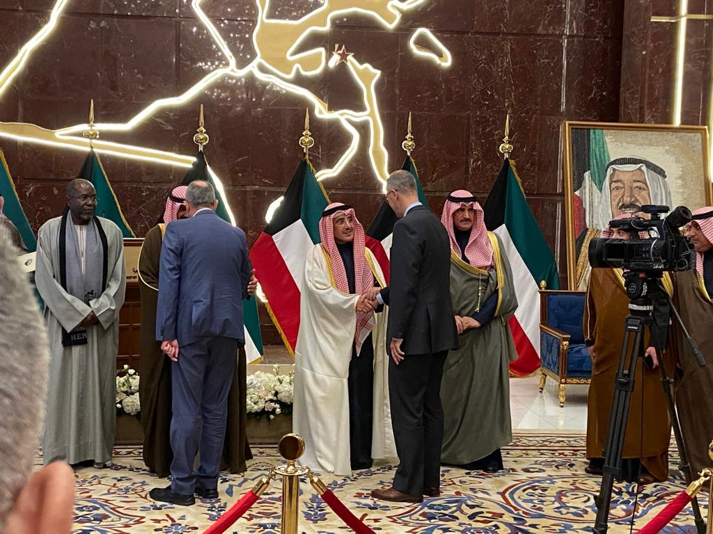 L'Ambassadeur Emond @LPEmond99 a eu le plaisir de recontrer officiellement le nouveau ministre des Affaires étrangères, SE Cheikh Dr. Ahmad Nasser Al-Mohammad Al-Sabah aujourd'hui au Ministère des Affaires étrangères @MOFAKuwait