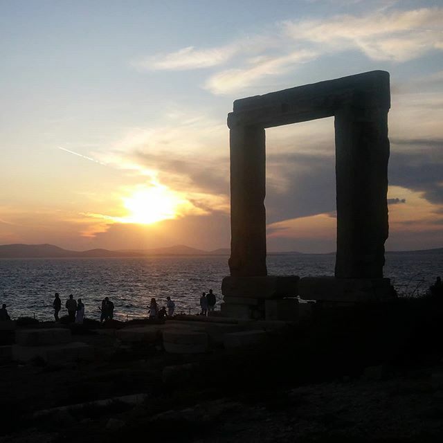 emele's tweet photo. The iconic Portara on Naxos at sunset. 
#naxosportara #naxossunset #cycladicislands https://t.co/fL7ruVdnb7 https://t.co/QwoMahAVNg