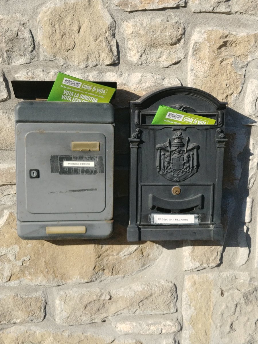 CesareMinghini's tweet photo. Nei territori marginali dove se va bene si guarda la tv dove non c e' partito politico da tempo,portare depliant elettorali di @CoraggiosaEr  suonando alle porte o inserendo nelle buchette il materiale,ti fa pensare quanto ce'da fare per ricomporre fratture socio economiche https://t.co/kSHltpFFNW