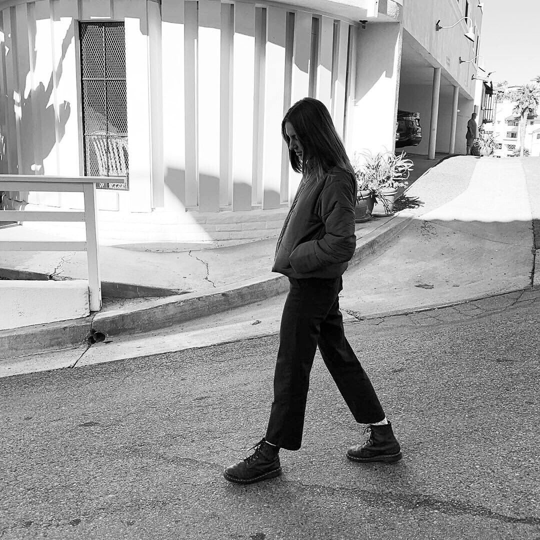 RVCAJapan's tweet photo. お気に入りのジャケットと冬の街へ ||  @elisewood_ in the Eezeh Puffer Jacket || #RVCAwomens #beautifullyunrefined

アイテム詳細は >> https://t.co/cDQufaDOBr https://t.co/ECgHT8U5Fp