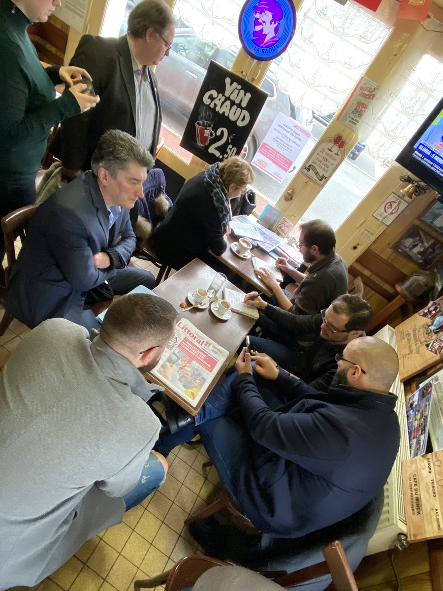 Nordlitt's tweet photo. Les candidats #Municipales2020 se pressent au café ☕️ du #Minck à la rencontre des habitants et de la rédaction de @Nordlitt . Super ambiance ! https://t.co/wpYtmpfV9b