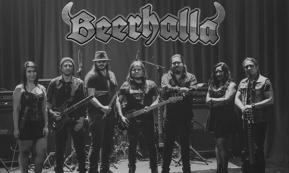 PowerofMetalcl's tweet photo. #DeTopless es el primer single de @Beerhallaband, adelanto de su disco debut a lanzarse este año
https://t.co/xEZLzc2eJW
#Beerhalla #Metal #PowerMetal #PowerMetalcl #HeavyMetal https://t.co/Op9Z36E7Lb