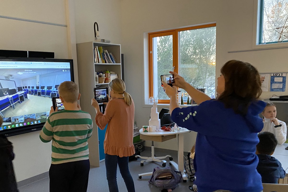 braaten_espen's tweet photo. #dlabprojectday2 Getting started on project day 2 a week to lateπ https://t.co/tVRtBOido0