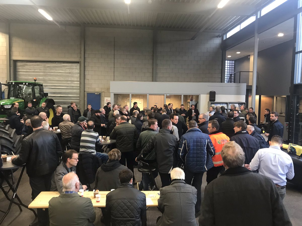 allianceakker's tweet photo. Kennisbijeenkomst spuittechniek ism Geert Jan de kok druk bezocht. #wingsprayer #maggrow #johndeere https://t.co/tbxgVZkTGw