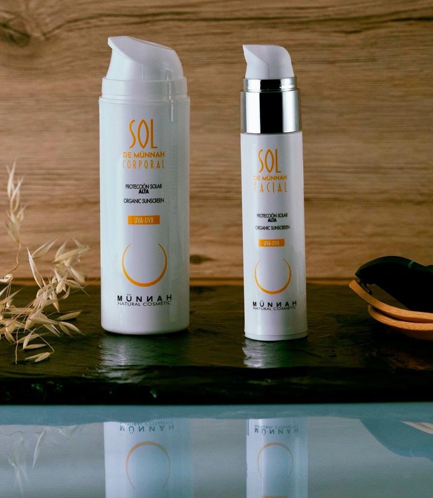munnahnatural's tweet photo. No hace falta que llegue el verano para protegerse☀️ 🌿.
@munnahnatural te protege en la playa, en la nieve, en el día a día con estos dos estupendos productos : .
.
😎Sol de Münnah Facial es más que una crema… https://t.co/QEqAkMjG9w… https://t.co/YJnM2LIdWB