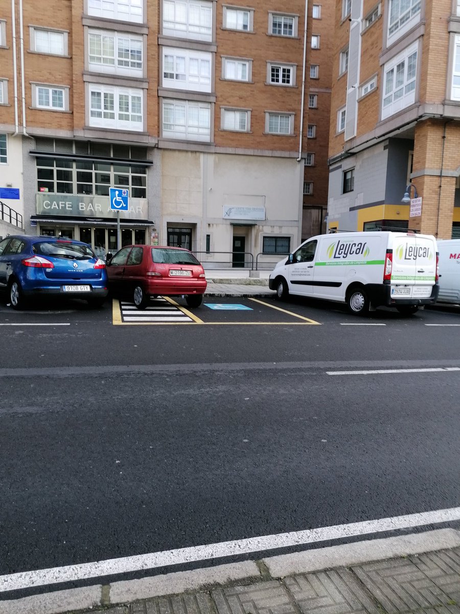 nos_mas's tweet photo. Y seguimos para bingo @mal_aparcados_C @Policia_Coruna @aparcandomal https://t.co/8ZazxFoS0D