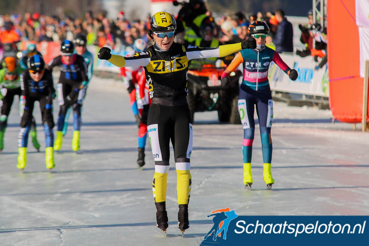 Marijke Groenewoud pakt met Aart Koopmans Memorial natuurijsprimeur ow.ly/4AH030qbGbm #marathonschaatsen #meermarathon #schaatsen #aew20 #weissensee #natuurijs