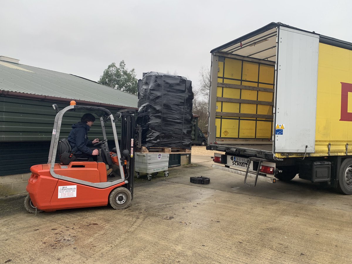 HeatLoadCoUk's tweet image. 660kw of Rack amounted #ServerEmulators en route to Istanbul, Turkey to test a new #DataCentre