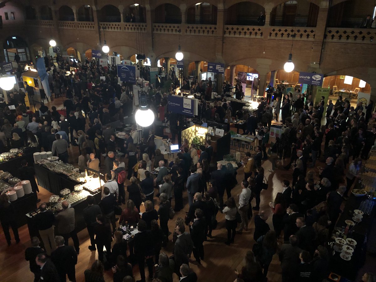 hieris_'s tweet photo. Volle ⁦@BeursVanBerlage⁩ bij #NE20 van ⁦@MVO_NL⁩ #nieuweeconomie https://t.co/Ruth9iRE73