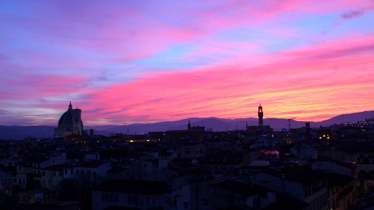 deckchairhq's tweet photo. Experience a stunning #Florence #sunrise with @WestinFlorences breathtaking #deckchairview: https://t.co/R8nkIesSPJ

#westinflorence #florenceview #florencesunrise #italia #italy #firenze #roomwithaview #hotelview #hotel #duomodifirenze #cathedral @Italia, @firenzeturismo https://t.co/CUXliIpujh
