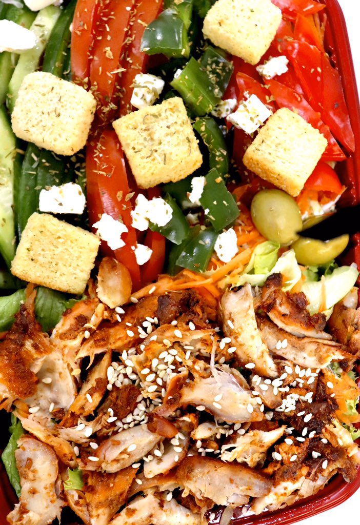 hcue_catering's tweet photo. La Chicken La Salad... 

Come around to find out the contents of this bad boy.. 😍😍😏

#salad #saladrecipe #hcue #restaurant #healthy https://t.co/dk5bgRAtOK