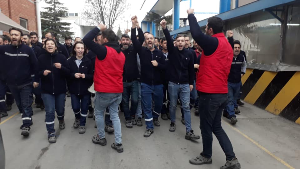 BirlesikMetal's tweet photo. #Birleşen #İşçiler #Yenilmezler

#Renta #İşçisi #Direnişin #Simgesi
#5SubattaGrevdeiz https://t.co/EKVpWrpJiK