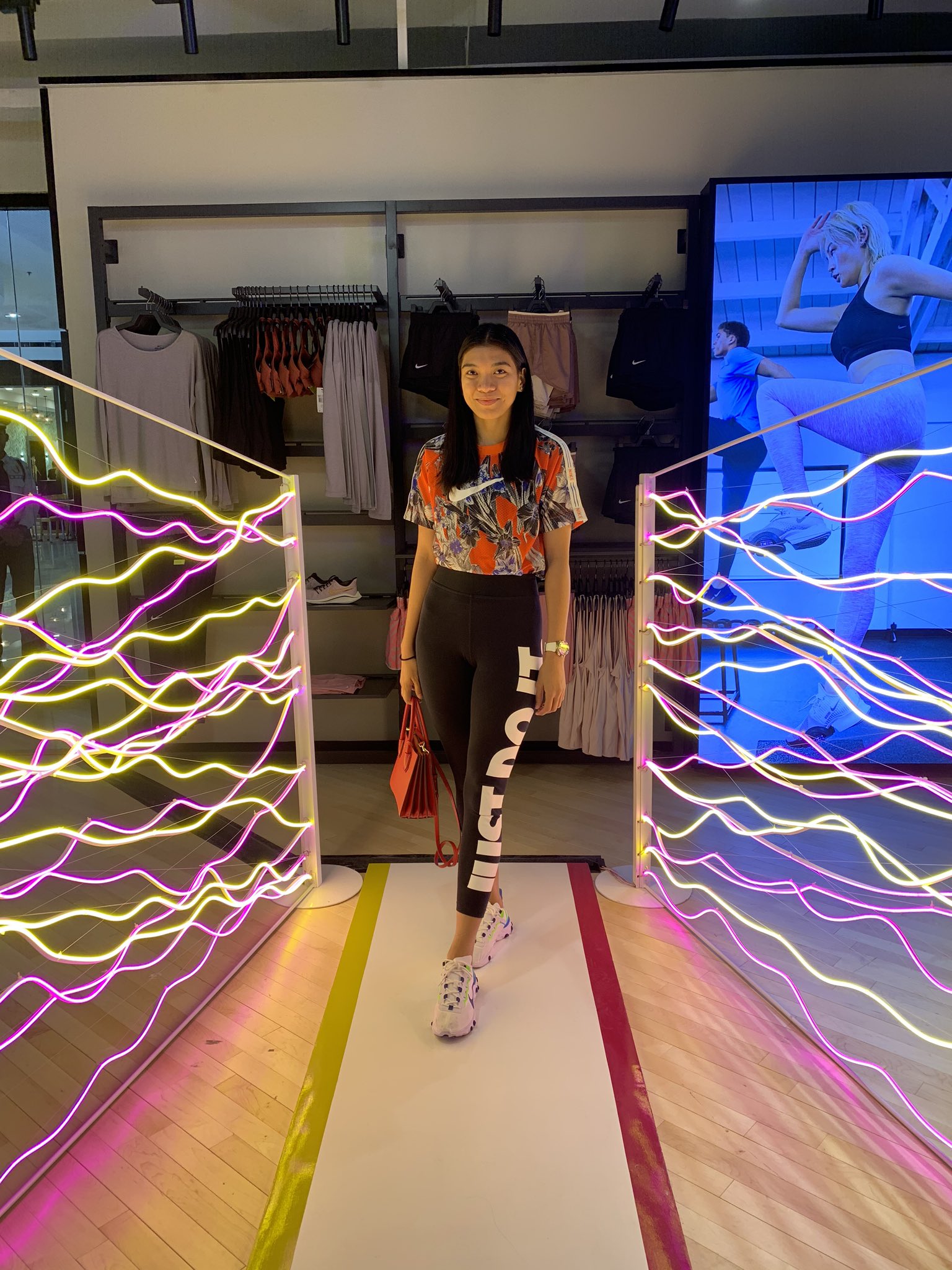 Nike park mall of asia online