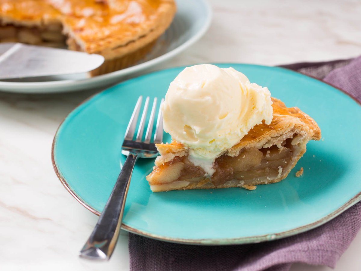 hauntedmagazine's tweet photo. it's #NationalPieDay ..

what's your favourite?

Mine:
Savoury: Steak Pie
Sweet: Apple Pie (hot) (with ice cream) https://t.co/fVpJfpi1jF