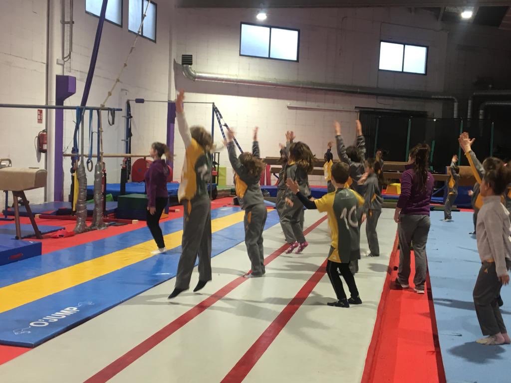 #anoiaclubgimnàstic #gimnàsticaartística #escolaateneu #classedeprova #tastets @escolaateneuigualadi <a href="/ceanoia/">C.E. de l'Anoia</a> Avui hem tingir una gran classe amb nens i nenes de l’escola Ateneu! 😁💪🏼🤸🏼‍♀️🤸🏻