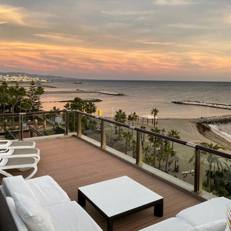 ¡Esperando que brille el sol!
*
Waiting sunshine!
.
.
#granhotelguadalpinbanus #marbella #sea #sky #january #hotels #lifestyle