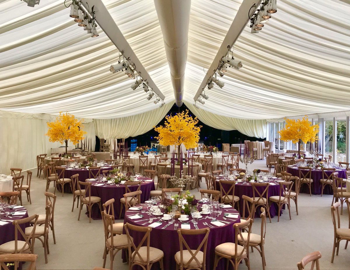Our beautiful #crossbackchairs looking fab in a marquee by ⁦<a href="/CoopersMarquees/">Coopers Marquees</a>⁩ #throwbackthursday #furniturehire #crossback #eventprofs #weddingfurniture 📞01759 380190 👰 👰 🤵🏼 🤵🏼