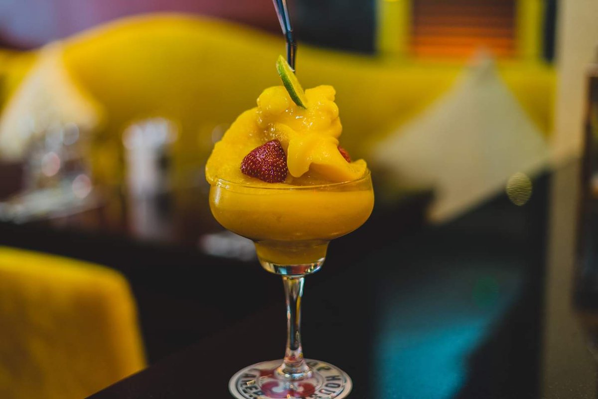 MumbaiMilano's tweet photo. Thankful Thursday!!  🙏 
Be thankful today because we're knocking out tasty currys🍛, pastas🍝 and drinks🍹 all day until this evening 😁👌
Call down see us just at Wellington Place, let us tantalise those taste buds 😊 https://t.co/EJAEm3aTiX
