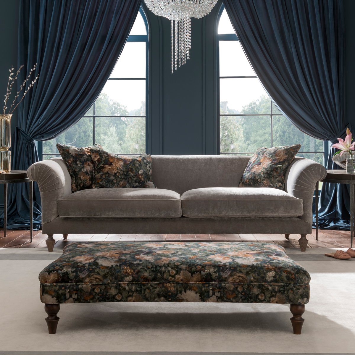 There's something truly special about a sofa from Spink &amp; Edgar. Hand-built in the heart of Lancashire,
their sumptuous fabrics combined with Spink &amp; Edgar's unique pocket sprung arms and cushions creates an indulgent level of comfort. #Stollers #Ci,broa