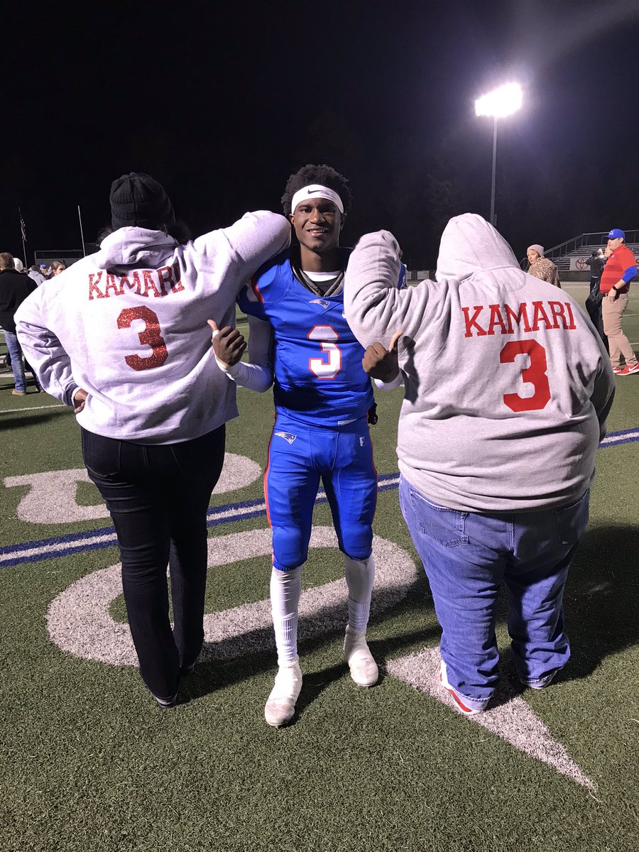 MomKamari's tweet photo. Thank you God for allowing our son to see this day! It’s all about you today @kamari_lassiter Happy 17th Birthday Son!!🎉🎈🎁🏈 Love you more than words can express!❤️💙#morepicscoming😃 https://t.co/ZPZQVQdfuH