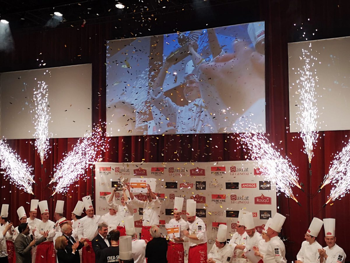 RougieES's tweet photo. La 11va edición del #TrophéeJeanRougié contó con un Jurado excepcional compuesto por 12 #chefs de MOF (Meilleur Ouvrier de France) y/o con estrellas michelin. Presidente: Christian Têtedoie. Ganador: Nicolas Adam, un joven cocinero de 21 años del Institut Paul Bocuse en #Ecully https://t.co/lOWFoQXo74