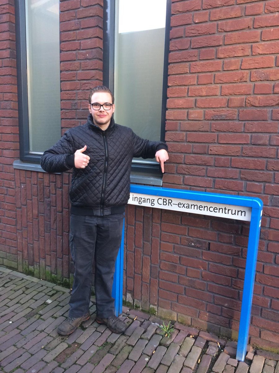 Proficiat Giovanni!!!! Theorie gehaald voor het trekker rijbewijs!!!