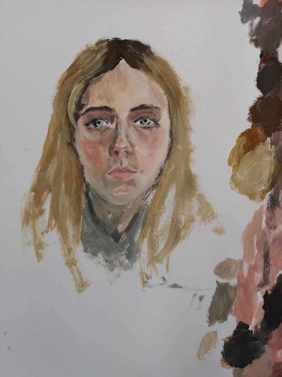 liaferreira's tweet photo. Fomos à melhor sala de pintura do mundo, a da Escola onde ambas andámos dos 4 aos 10, mas com 26 anos de diferença 🙂. #painting #Sketch da minha filha mais velha com tintas #pebeo 🙃. #Beiral https://t.co/0NZbFDOg4G
