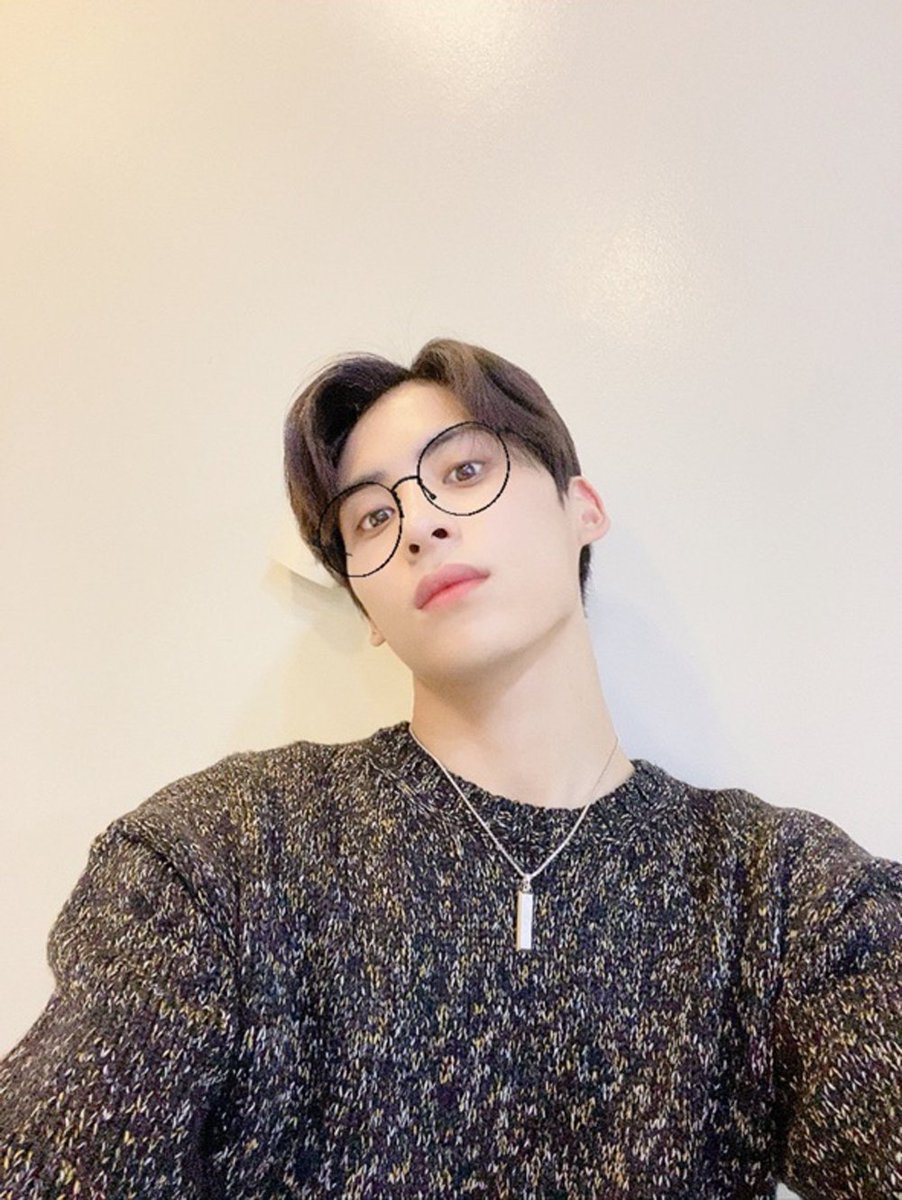 taeyangspics's tweet photo. 200123 💌 fancafe update
#SF9 #태양 #유태양 #TAEYANG https://t.co/SJO3XDIRft